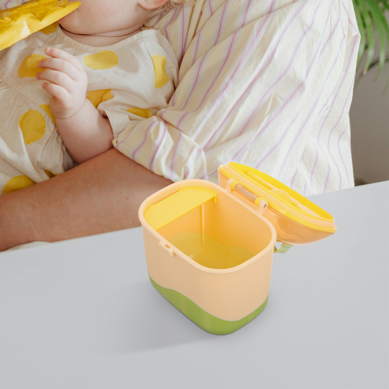 حاوية متعددة الأقسام لحفظ حليب - مراجعة Baby Food Dispenser وسعره